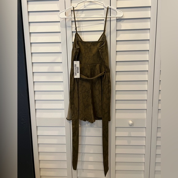 Urban Outfitters Romper - Picture 4 of 9